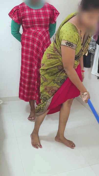 Komal's mistress turned out to be a lesbian and the maid played with her | Clip 1