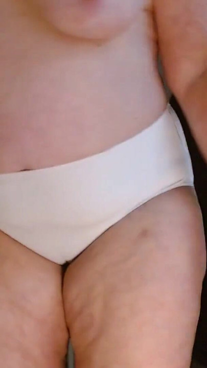 1364 5 นาทีของการดู Dawnskye ขย่มตูดใหญ่ๆ ของเธอในกางเกงชั้นในสีขาว คลิป 1
