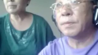 Nonna asiatica e marito fanno sesso in cam