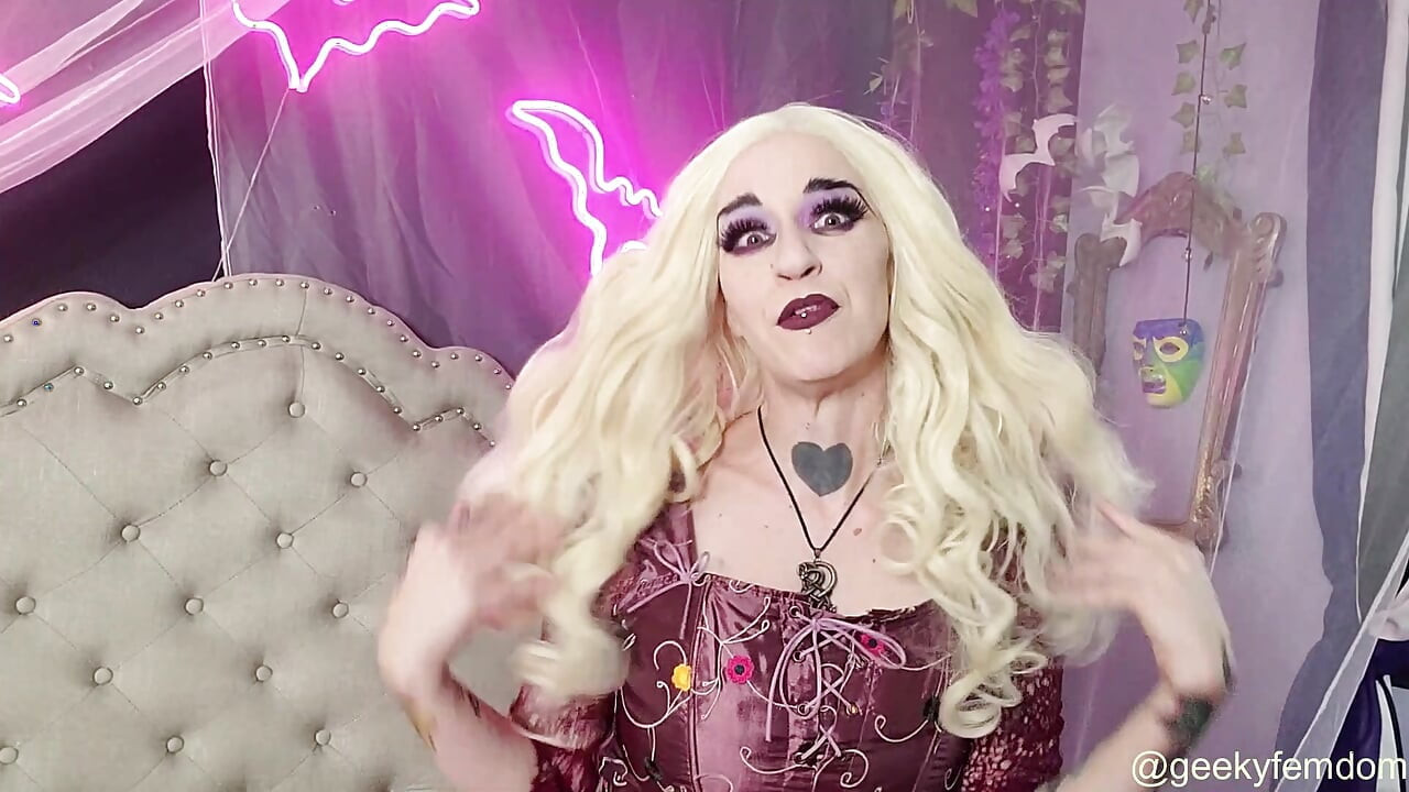 Hocus Pocus Mengamuk Pada Dara Comic Con