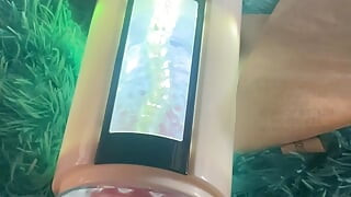 Menyentuh zakar kecil saya