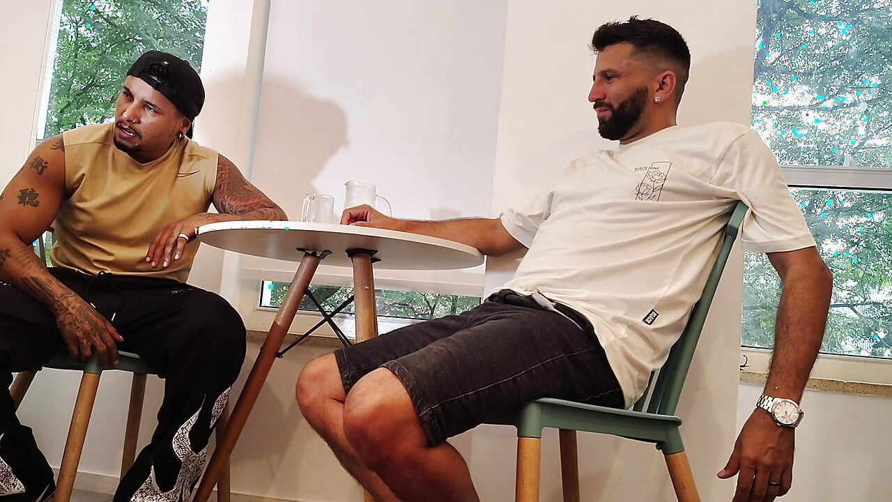 Dois Irmãos Numa Entrevista Para Tiffany Montavani Sentou Pirocada Na anã