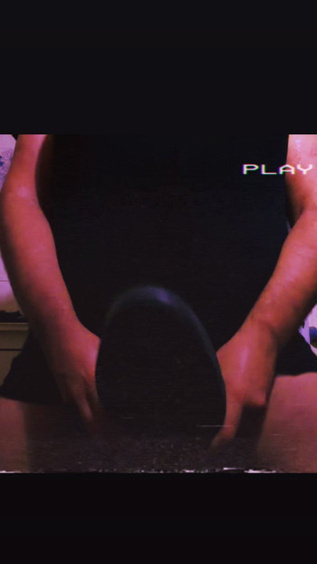 Još uvek cipele mog polubrata! Mnogo uživam