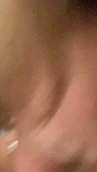 핫한 POV 비디오에서 섹스하는 GILF SassyVal - 털이 무성한 할머니 보지와 큰 젖탱이 보기 | 클립 1