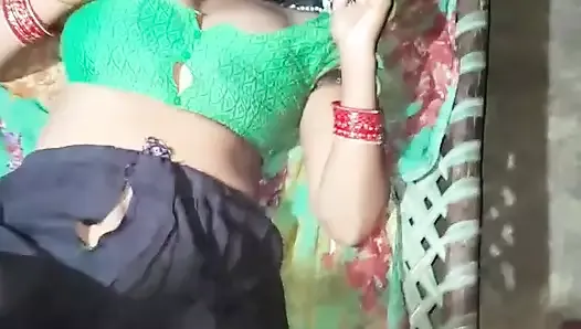 Bhabhi hot sex raat me kiya chudai