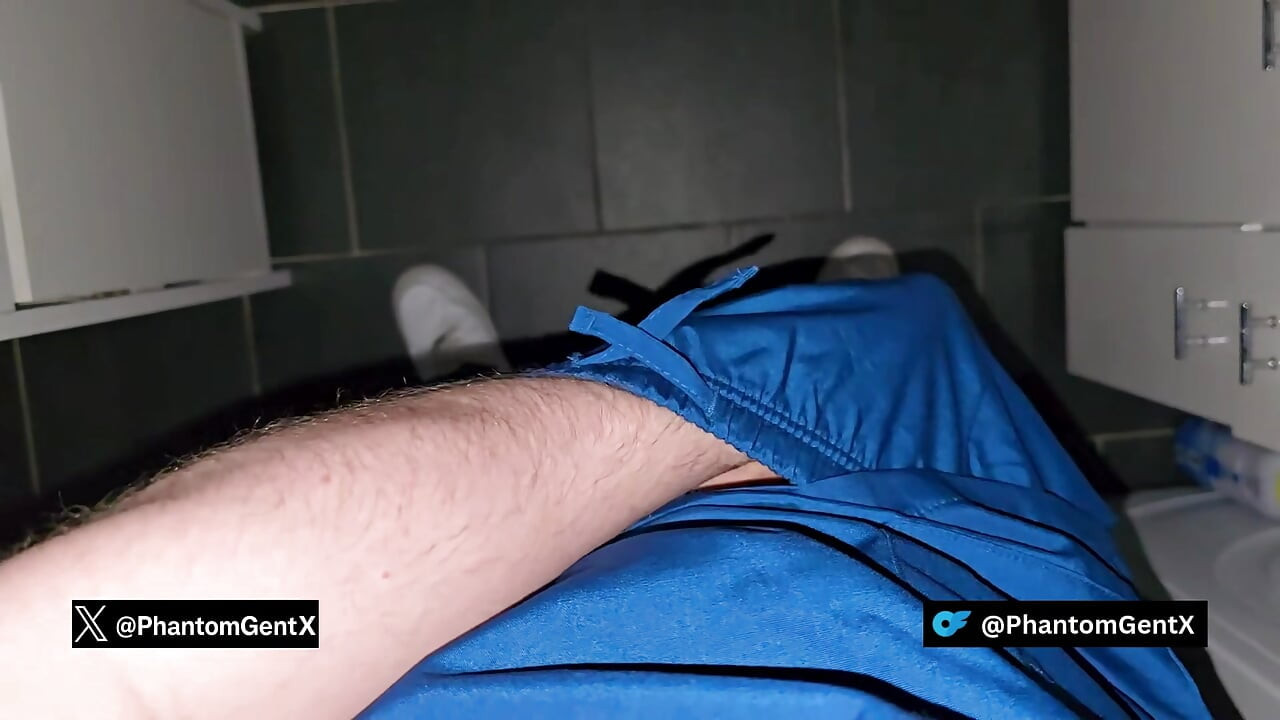 German Doctor sneaks to toilet and jerks out his secret - PhantomGentX