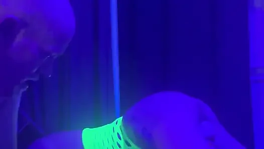 Pelacur menyeluruh mengambil kontol besar