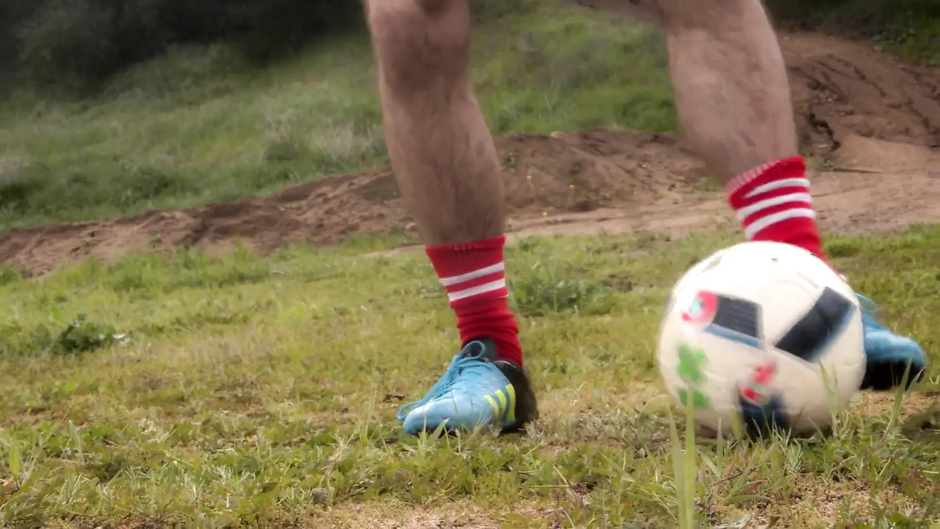 Liga de futebol depois do jogo em grupo - NextDoorBuddies