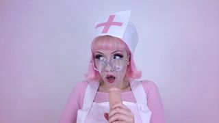 Медсестра с тройным камшотом на лицо