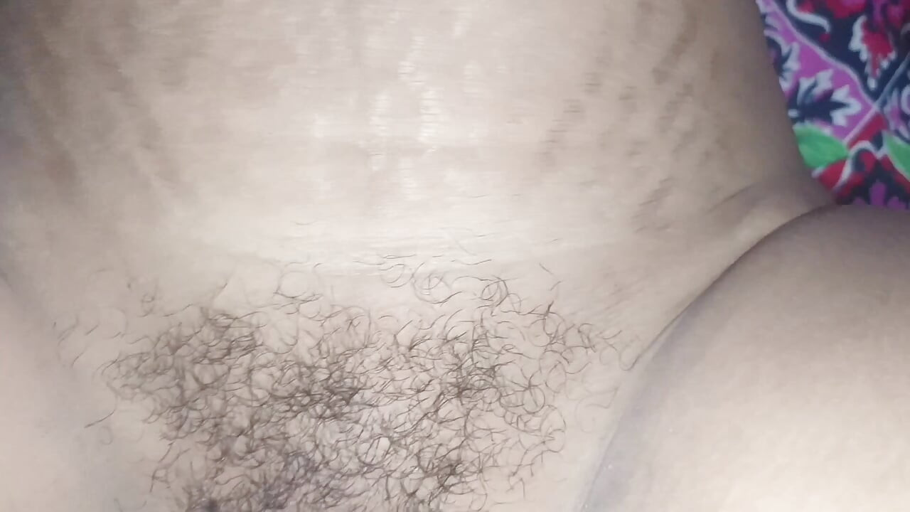 Mi pene grueso en el apretado coño de la ama de casa india Rita Kaki