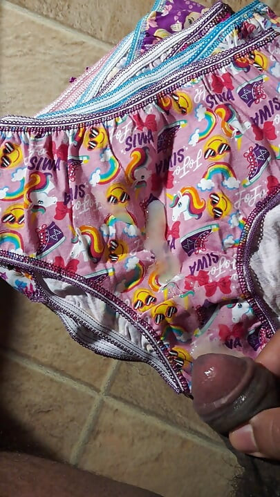 Bratz seluar dalam memancut mani pada seluar dalam Jojo Siwa