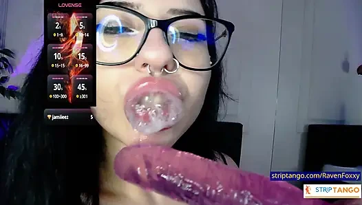 RavenFoxxy имеет тот студент взгляд, мужчины возвращаются к тому, когда они нуждаются в быстром побеге