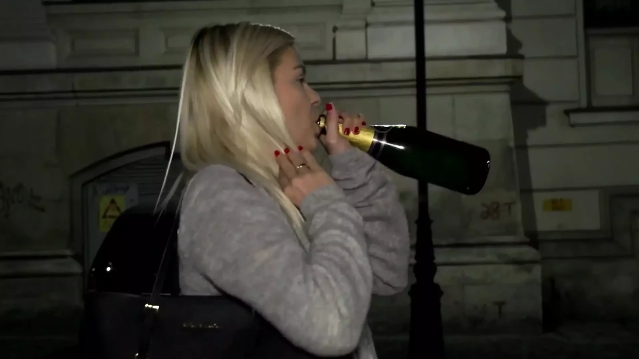 MIlf pisses and fucks thick fat cock