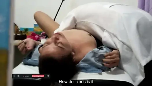 Невинный осмотр превращается в дикий - ортопед соблазняет и трахает пациентку