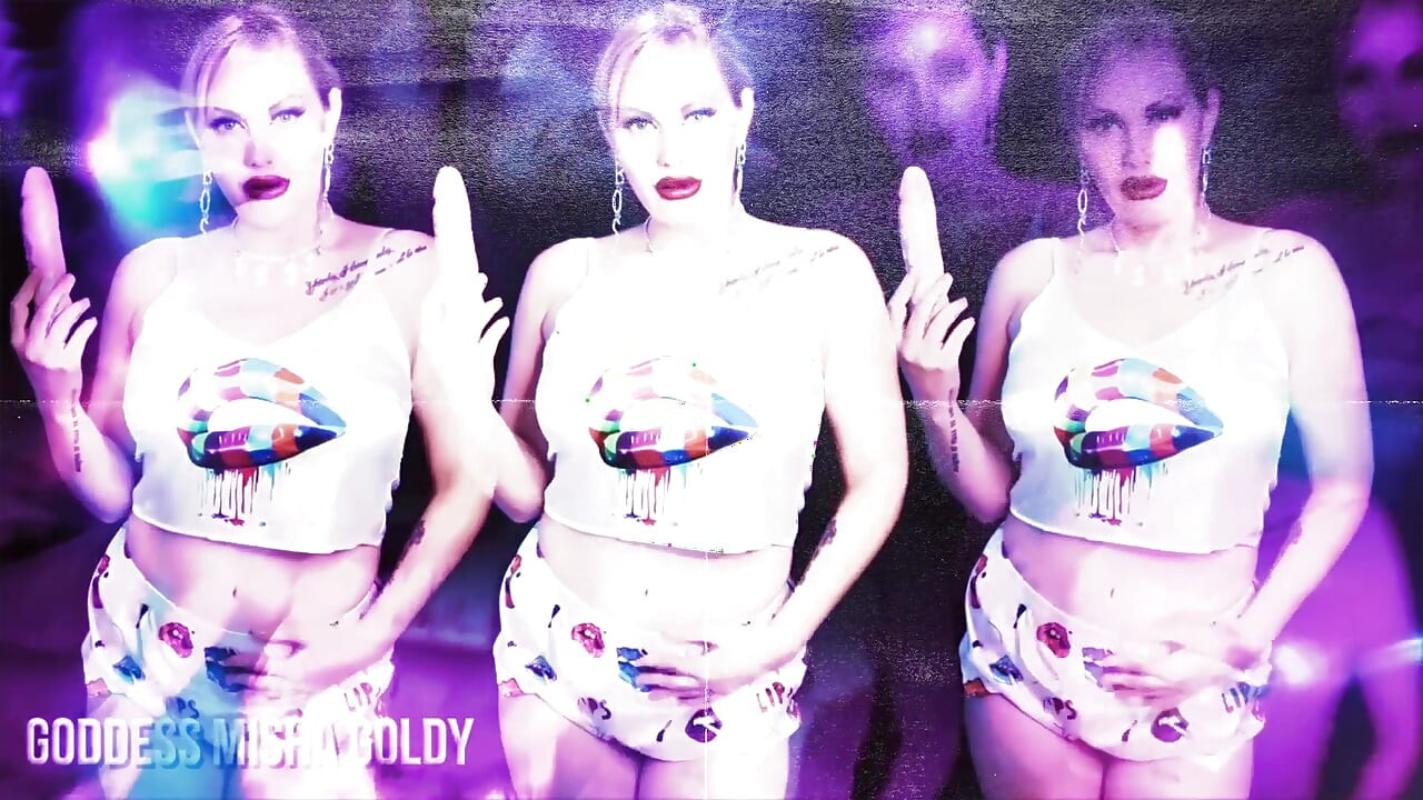 Werde dumm für mich und lutsch deinen ersten echten schwanz!