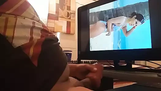 Sikimi bir kaybeden gibi mastürbasyon yapıyorum