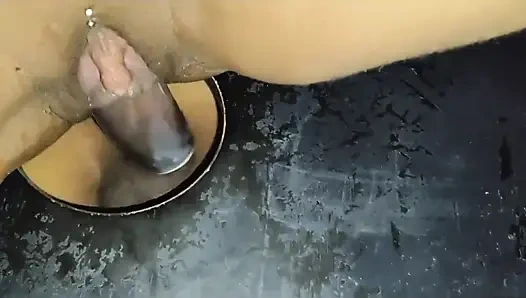 Я люблю сосать черный член у глорихола, я так возбудился, что я даже дал ему мою задницу!