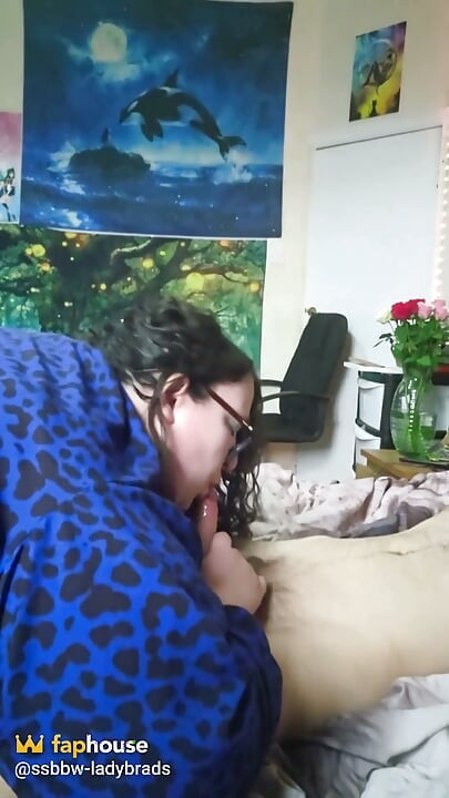SSBBW Gives Lucky Fan a Blowjob Side on Sensual