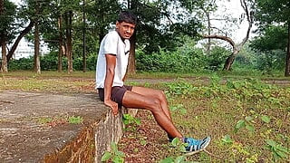 אימון הלגימה שלך השאר את הבחורה בחיקך