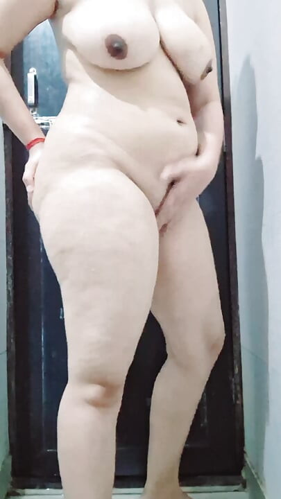 Caliente bhabhi lavando anal después de la primera noche de sexo indio