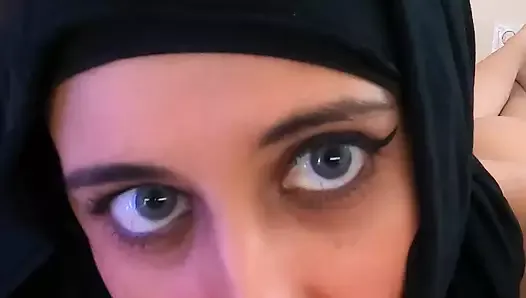 POV Close-Up Muslim Blowjob & Cum Swallow