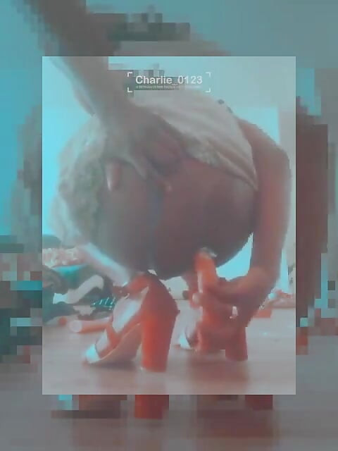 Вечірка з ковбасами з черрі та кабачками