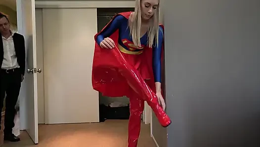 Kay Lovely ile süper kız olarak utanç verici katılım