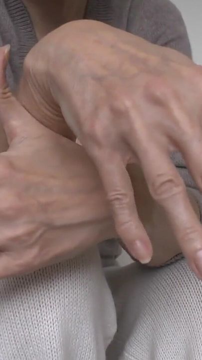 Lady Victoria Valente - Cashmere Outfit, Beautiful Hands, Short Fingernails, Close-ups, JOI, Nipple Play and CBT