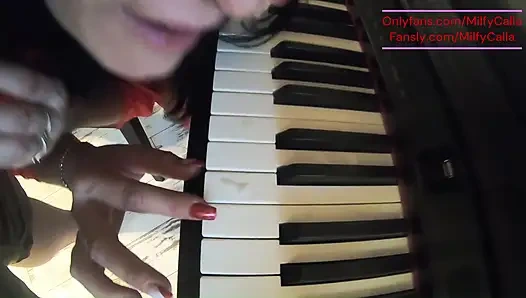 Урок фортепиано соблазнение в красном нижнем белье, глубокое удовольствие и грязный рот, окончание