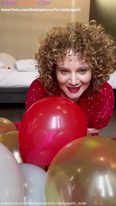 Merce Masturbates with Balloons, She's Super Horny, Look at Her Pussy