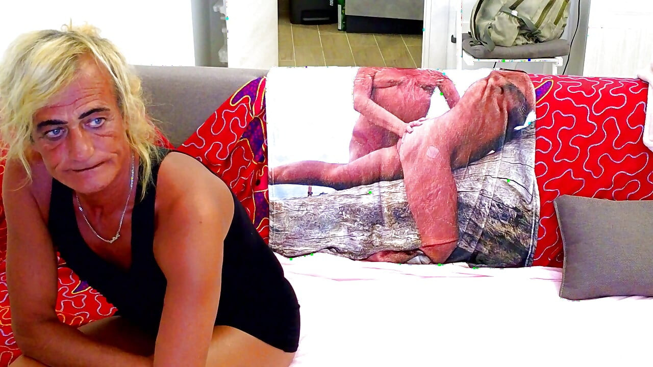 Latest Live Sex Show on Stripchat, Gigi and Dave, Shemale and Man Couple
