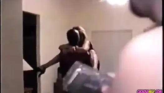 Милфа куколда - милфа куколда Мы все об игре куколда. Мои друзья и я - хардкорные свингеры и хотели бы встретиться