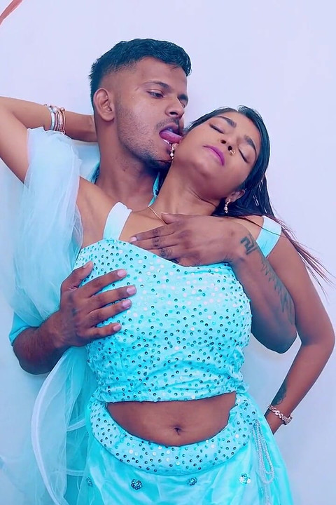 Čerstvě vdaná Bhabhi Zoufalá po hardcore sexu