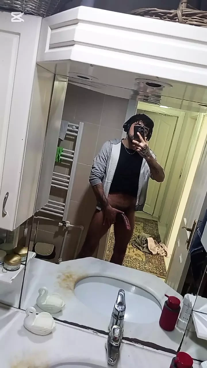 Batang Turki tebal berbulu dan berbulu