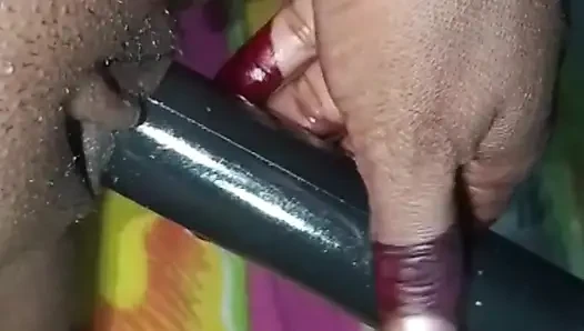 Моя сводная сестра вставила бутылку Спрайта в ее киску и осушила ее киску?