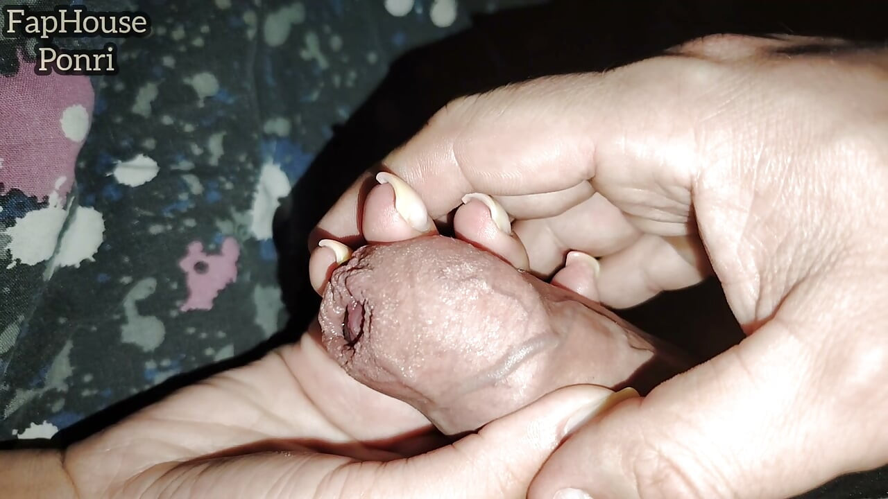 Secretly Used His Stepsister's Hand and Cum on Her Palm