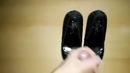 Die Heels meiner Freundin bespritzt