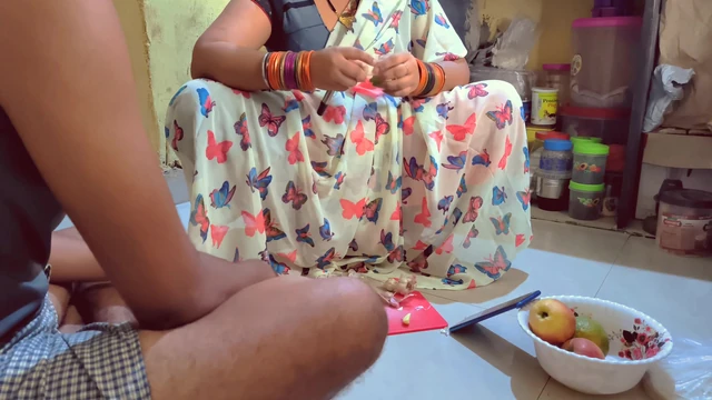 Stepmom ko Goa trip ke bahane mood me lake chhod