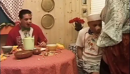 Büyük dörtlü çifte sikiş anal parti