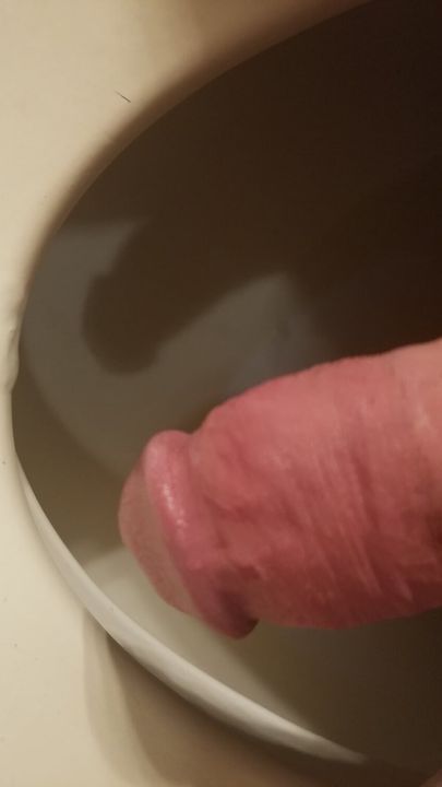 I cum on toilet