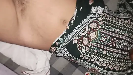 Mene meri soteli bahan ko pel diya