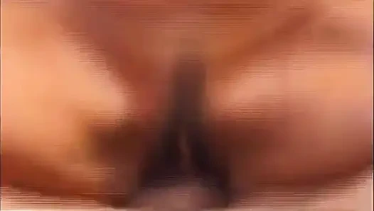 Almanya'dan mükemmel büyük memeli bebek göğüslerine döl alıyor