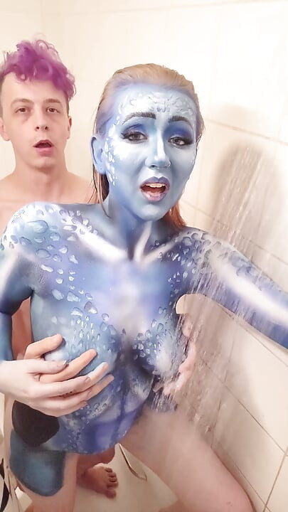 X-men mystique bodypaint douche verwijderen &neuken