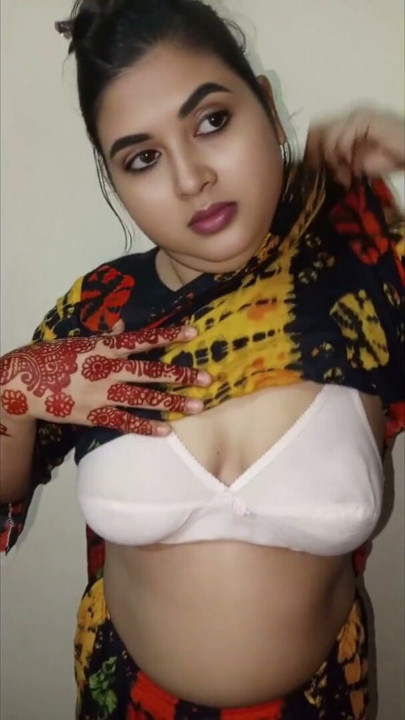 Beautiful Bangladeshi Bhabi First Time Sex - Full Face Showing | Clip 1