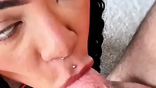 Она заехала на более хардкорный трах - брюнетка Gostosa в экстремальной скачке наездницы в видео от первого лица