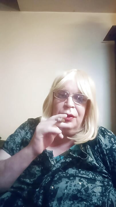 VLOG tháng 9 năm 2026 - Nhâm nhi xì gà và tán gẫu
