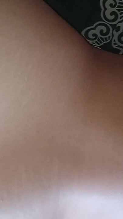 Školarka Hvata Jeftinu Tkaninu | Isječak 1