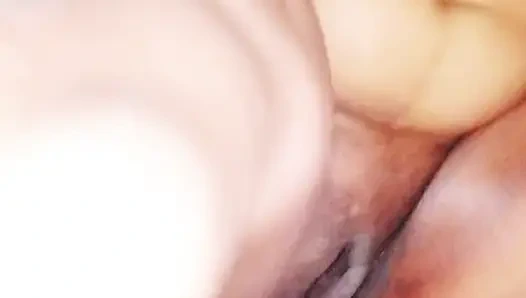 Esmer komşum, bana güzel göt kucakları at.