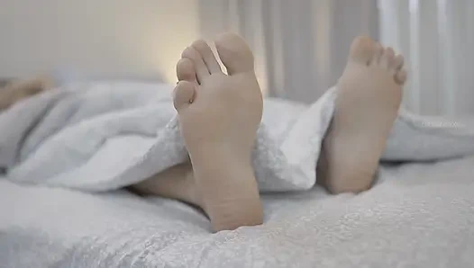 Ты, покорный кусок быдлячьего, постарайся не возбуждаться при виде меня!