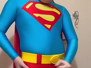 Superman masturbándose